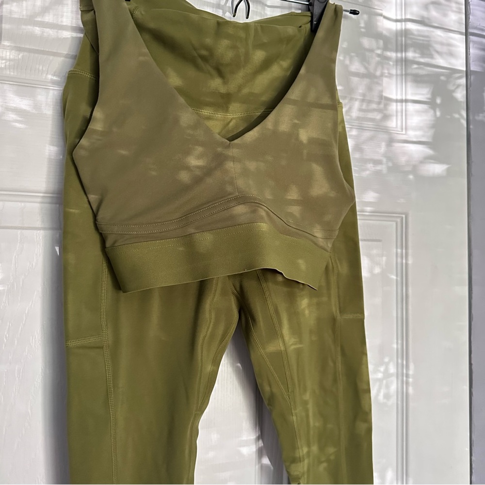 - [ ] Green Fabletics Leggings & Bra Set